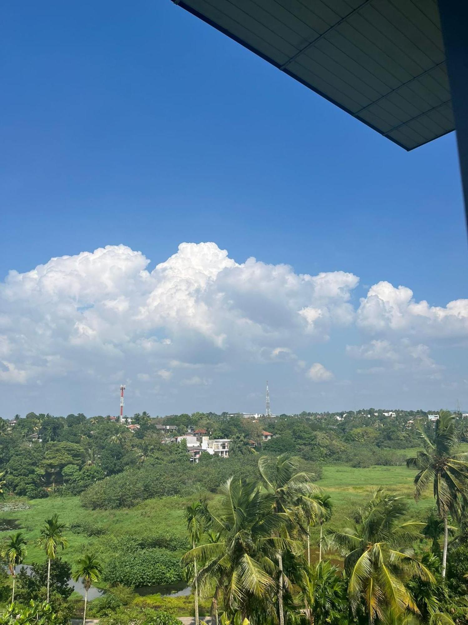 Thalangama Lakeview Lodge Battaramulla Luaran gambar