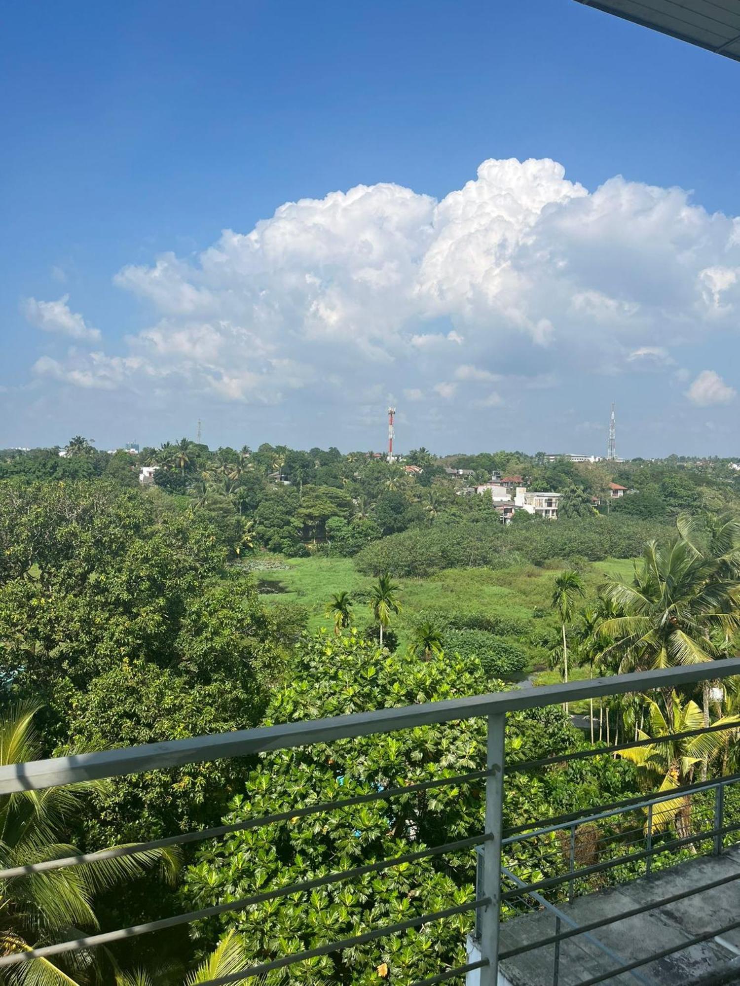 Thalangama Lakeview Lodge Battaramulla Luaran gambar