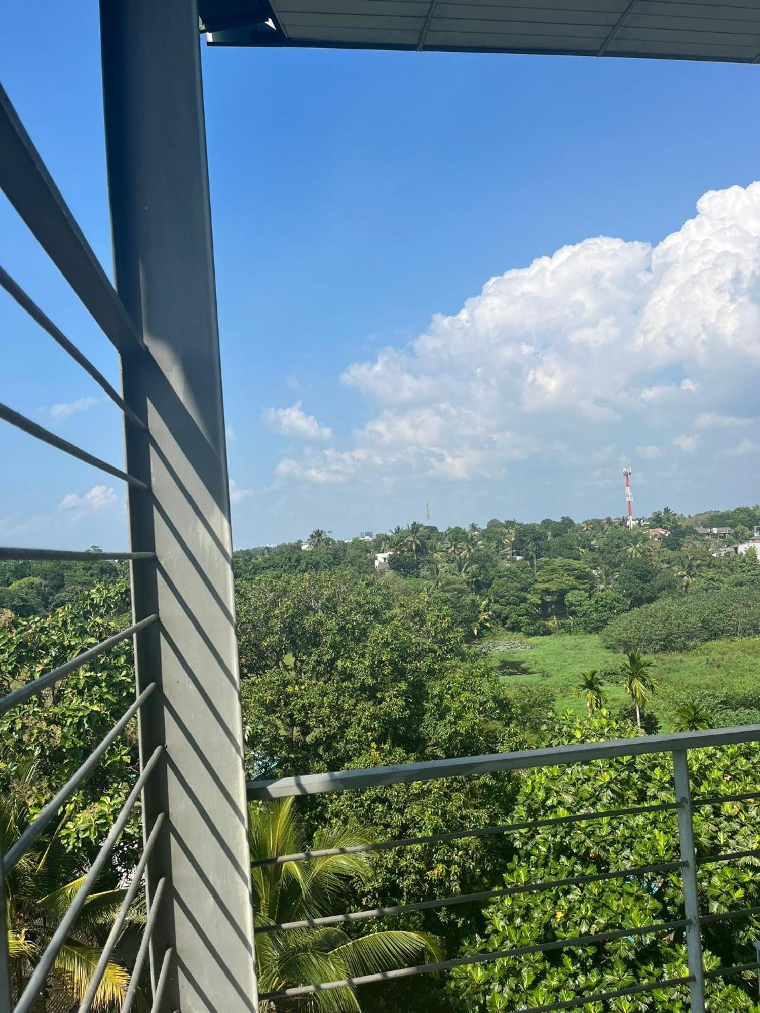 Thalangama Lakeview Lodge Battaramulla Luaran gambar
